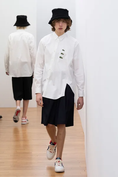 Look 3